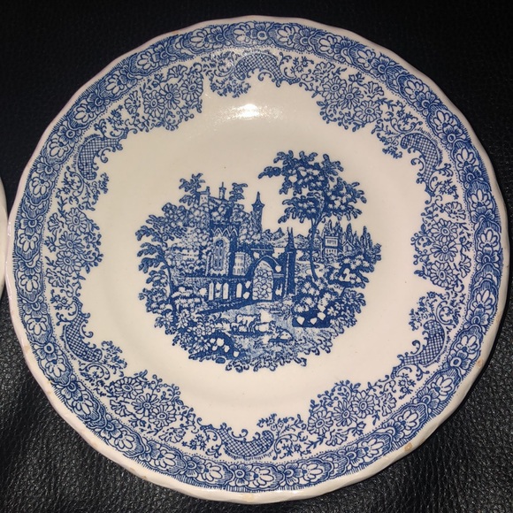 1871 Vintage Italian Country Castle Salad size plates - Picture 2 of 6